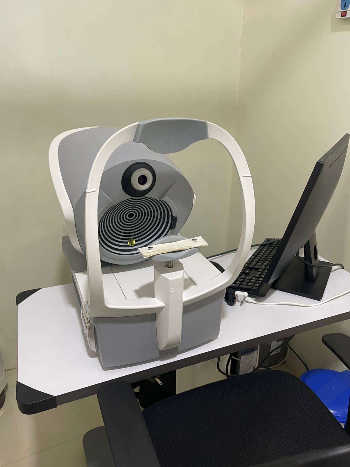 Eye specialist consultation